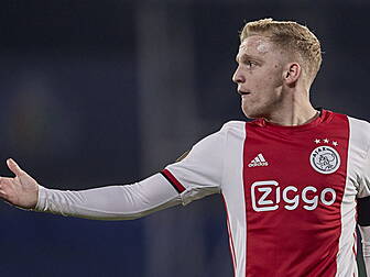 Ajax will sell van de Beek thi...